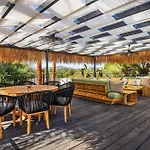 Casa Chameleon Villa *
