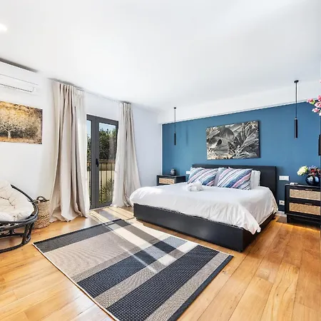 Casa Chameleon Villa *