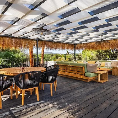 Casa Chameleon Villa *