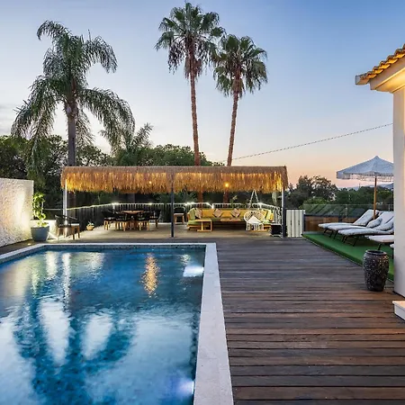 Casa Chameleon Villa *